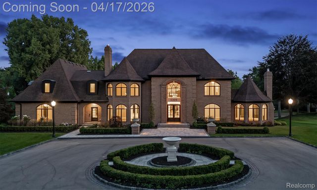 5305 Elmgate Bay Drive, Orchard Lake Village, MI 48324