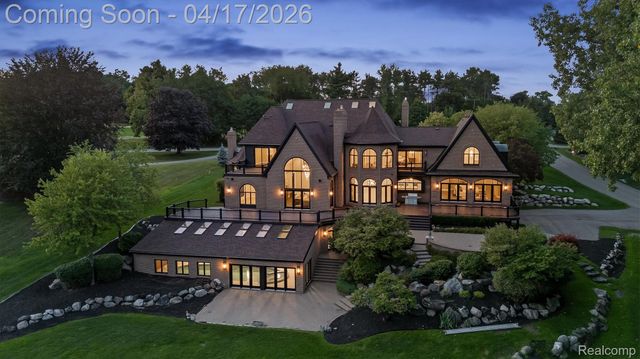 5305 Elmgate Bay Drive, Orchard Lake Village, MI 48324