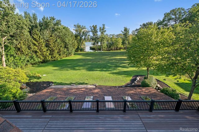 5305 Elmgate Bay Drive, Orchard Lake Village, MI 48324