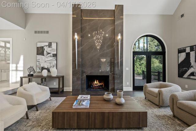 5305 Elmgate Bay Drive, Orchard Lake Village, MI 48324