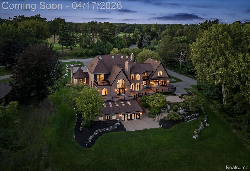 5305 Elmgate Bay Drive, Orchard Lake Village, MI 48324