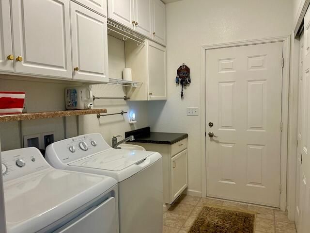 1347 Rawhide DRIVE, West Bend, WI 53090