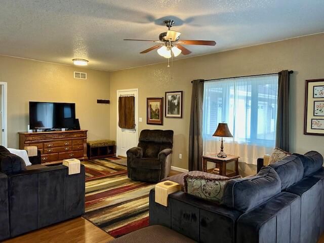 1347 Rawhide DRIVE, West Bend, WI 53090