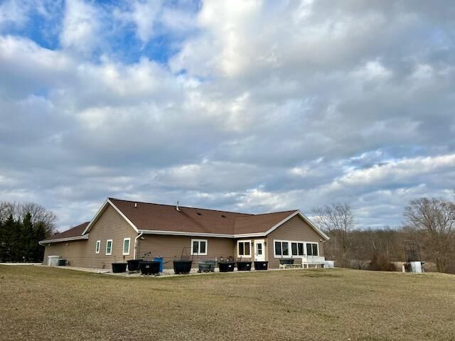 1347 Rawhide DRIVE, West Bend, WI 53090