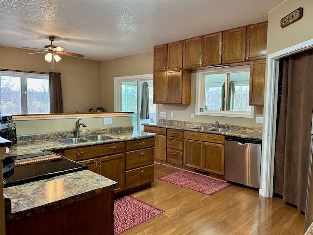 1347 Rawhide DRIVE, West Bend, WI 53090