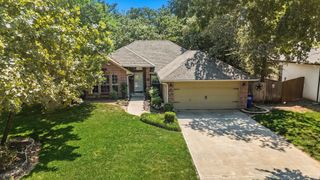 416 Meadowcrest Drive, Azle, TX 76020