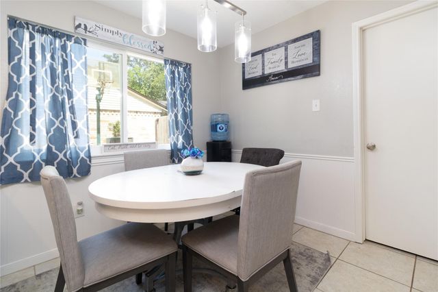 2211 River Falls Drive, Kingwood, TX 77339