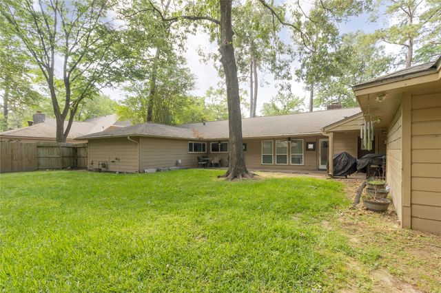 2211 River Falls Drive, Kingwood, TX 77339