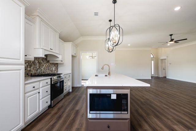 71 Corniche Cove, Maumelle, AR 72113
