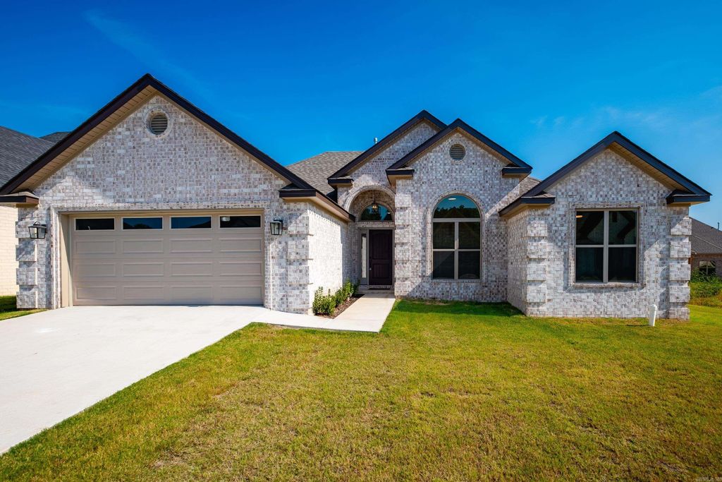 71 Corniche Cove, Maumelle, AR 72113