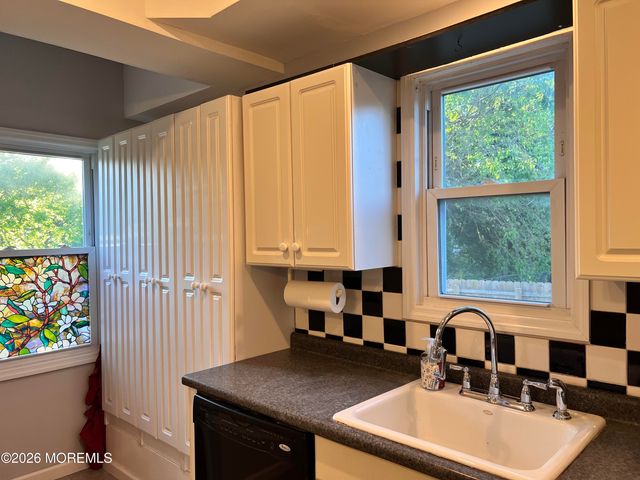 391 Monmouth Avenue 1, Leonardo, NJ 07737