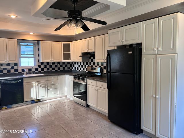 391 Monmouth Avenue 1, Leonardo, NJ 07737