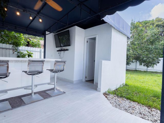 1600 NW 29th Avenue, Miami, FL 33125