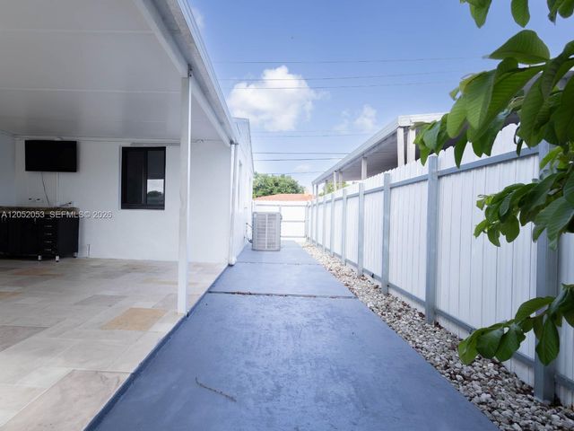1600 NW 29th Avenue, Miami, FL 33125