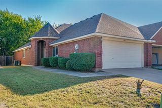 4051 Cottage Park Court, Arlington, TX 76013