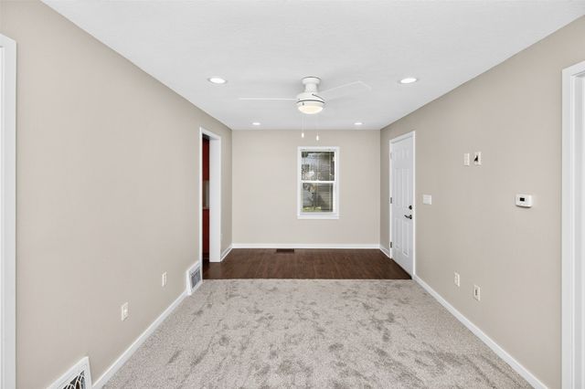 916 Rose Avenue, Des Moines, IA 50315