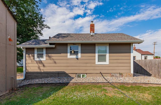 916 Rose Avenue, Des Moines, IA 50315