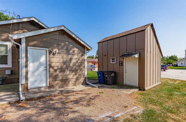 916 Rose Avenue, Des Moines, IA 50315