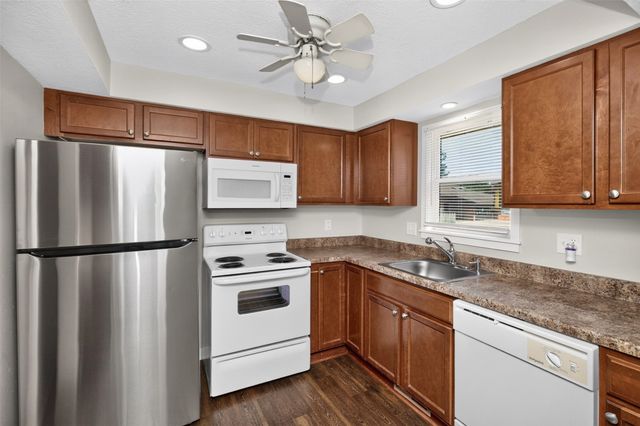 916 Rose Avenue, Des Moines, IA 50315