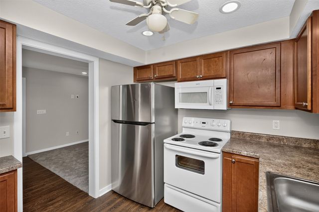 916 Rose Avenue, Des Moines, IA 50315