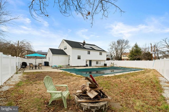 218 CLEVELAND AVE, Edgewater Park, NJ 08010