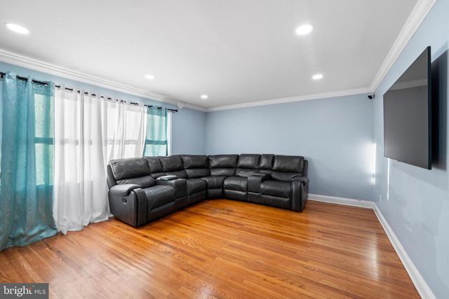 218 CLEVELAND AVE, Edgewater Park, NJ 08010