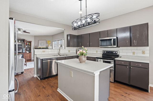 10627 Wiley Lane, Indianapolis, IN 46231