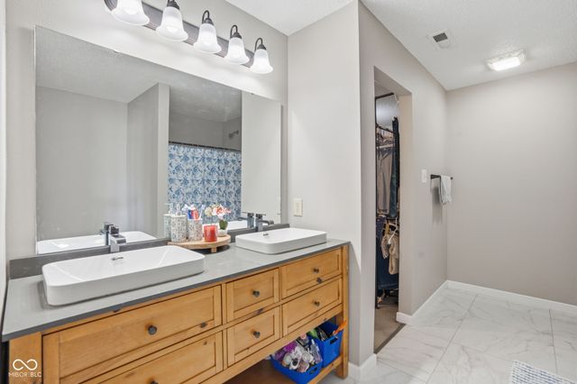 10627 Wiley Lane, Indianapolis, IN 46231