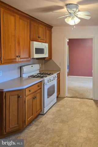 83 HIGHLAND DR, Lancaster, PA 17602