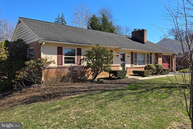 83 HIGHLAND DR, Lancaster, PA 17602