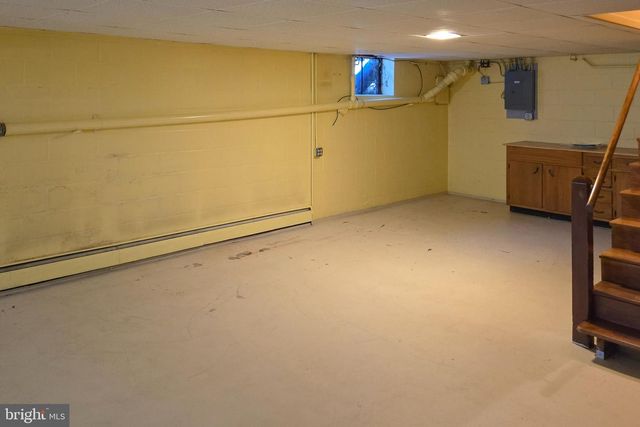 83 HIGHLAND DR, Lancaster, PA 17602