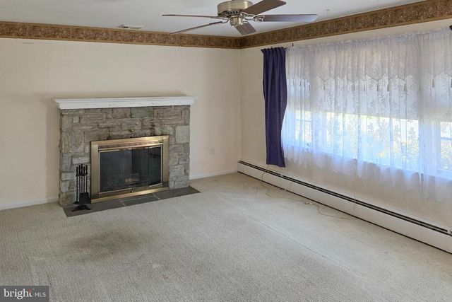 83 HIGHLAND DR, Lancaster, PA 17602