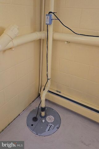 83 HIGHLAND DR, Lancaster, PA 17602