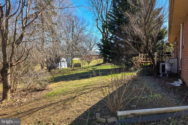 83 HIGHLAND DR, Lancaster, PA 17602