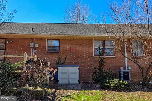 83 HIGHLAND DR, Lancaster, PA 17602