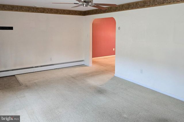 83 HIGHLAND DR, Lancaster, PA 17602