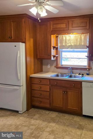 83 HIGHLAND DR, Lancaster, PA 17602