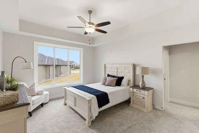 5962 Forbes Ct, Bel Aire, KS 67220