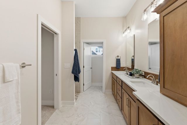 5962 Forbes Ct, Bel Aire, KS 67220