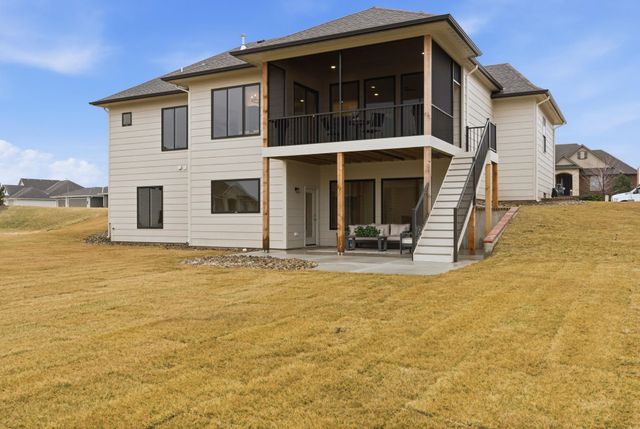 5962 Forbes Ct, Bel Aire, KS 67220