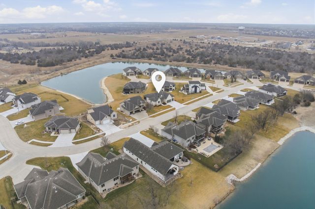 5962 Forbes Ct, Bel Aire, KS 67220