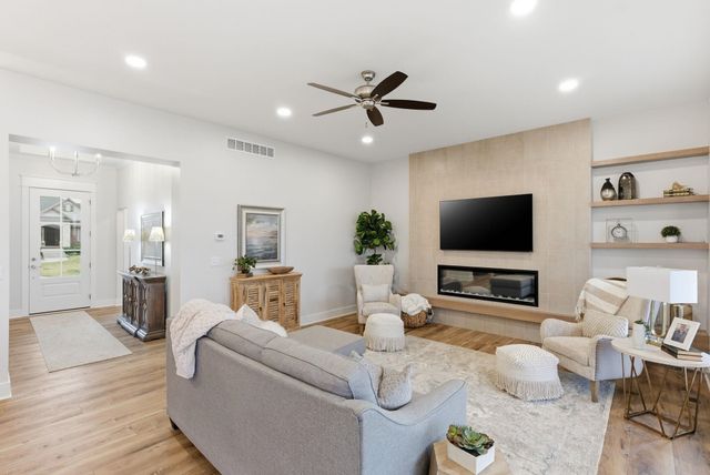 5962 Forbes Ct, Bel Aire, KS 67220