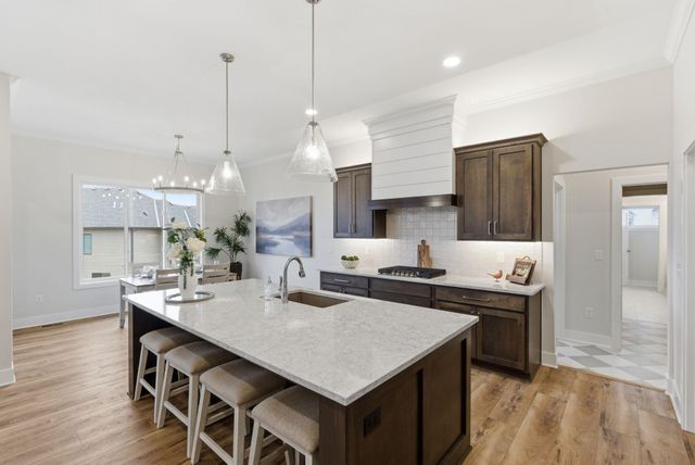 5962 Forbes Ct, Bel Aire, KS 67220