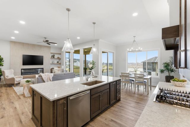 5962 Forbes Ct, Bel Aire, KS 67220