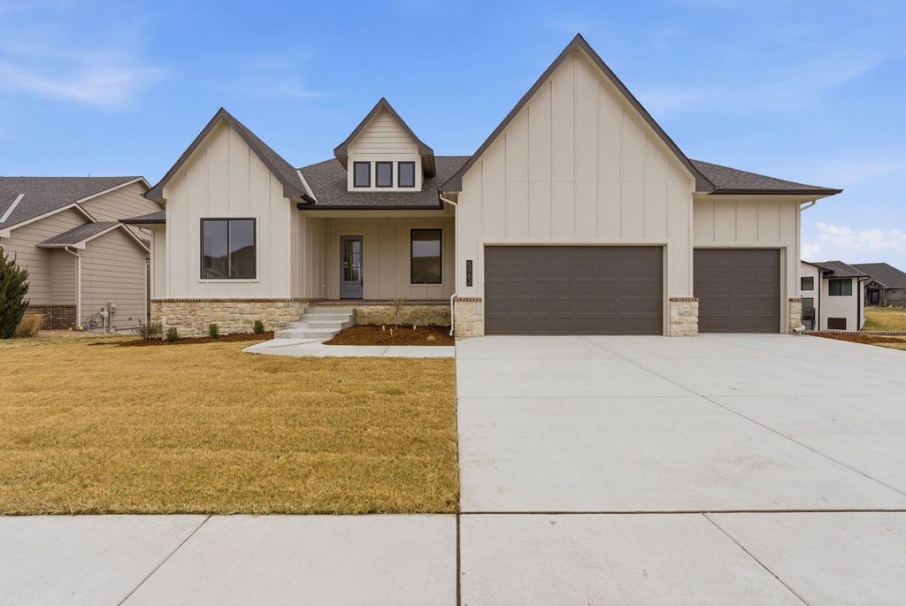 5962 Forbes Ct, Bel Aire, KS 67220