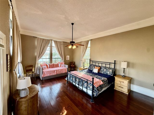 125 Lark Drive, Enchanted Oaks, TX 75156