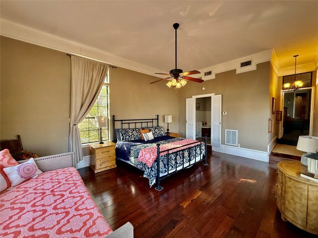 125 Lark Drive, Enchanted Oaks, TX 75156