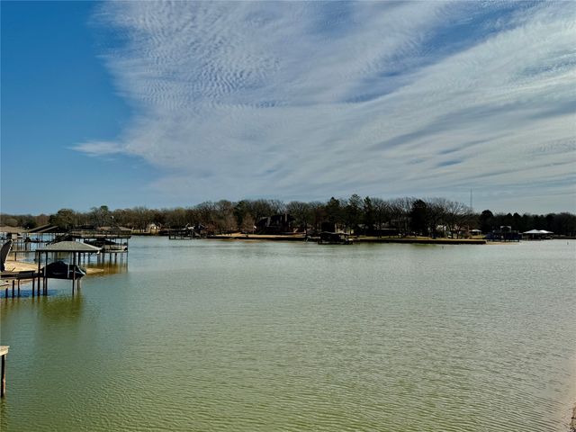 125 Lark Drive, Enchanted Oaks, TX 75156