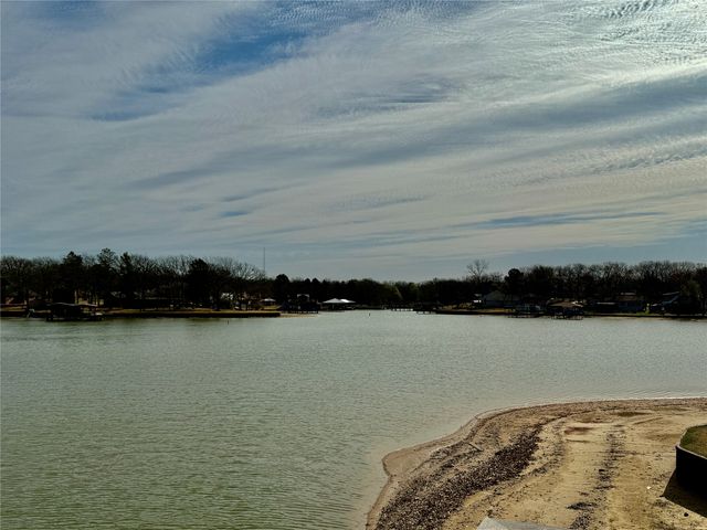 125 Lark Drive, Enchanted Oaks, TX 75156