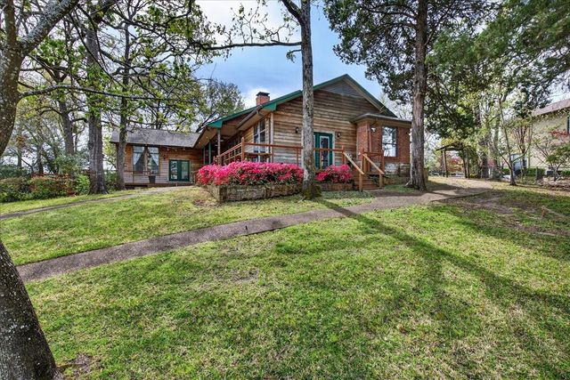 125 Lark Drive, Enchanted Oaks, TX 75156